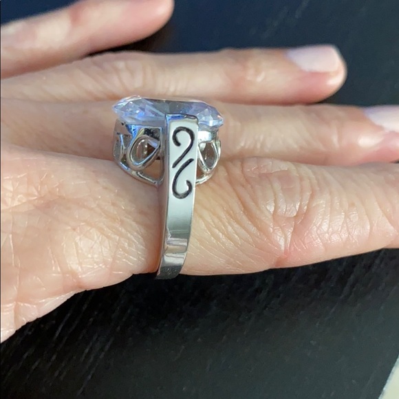 Ring - Picture 2 of 5